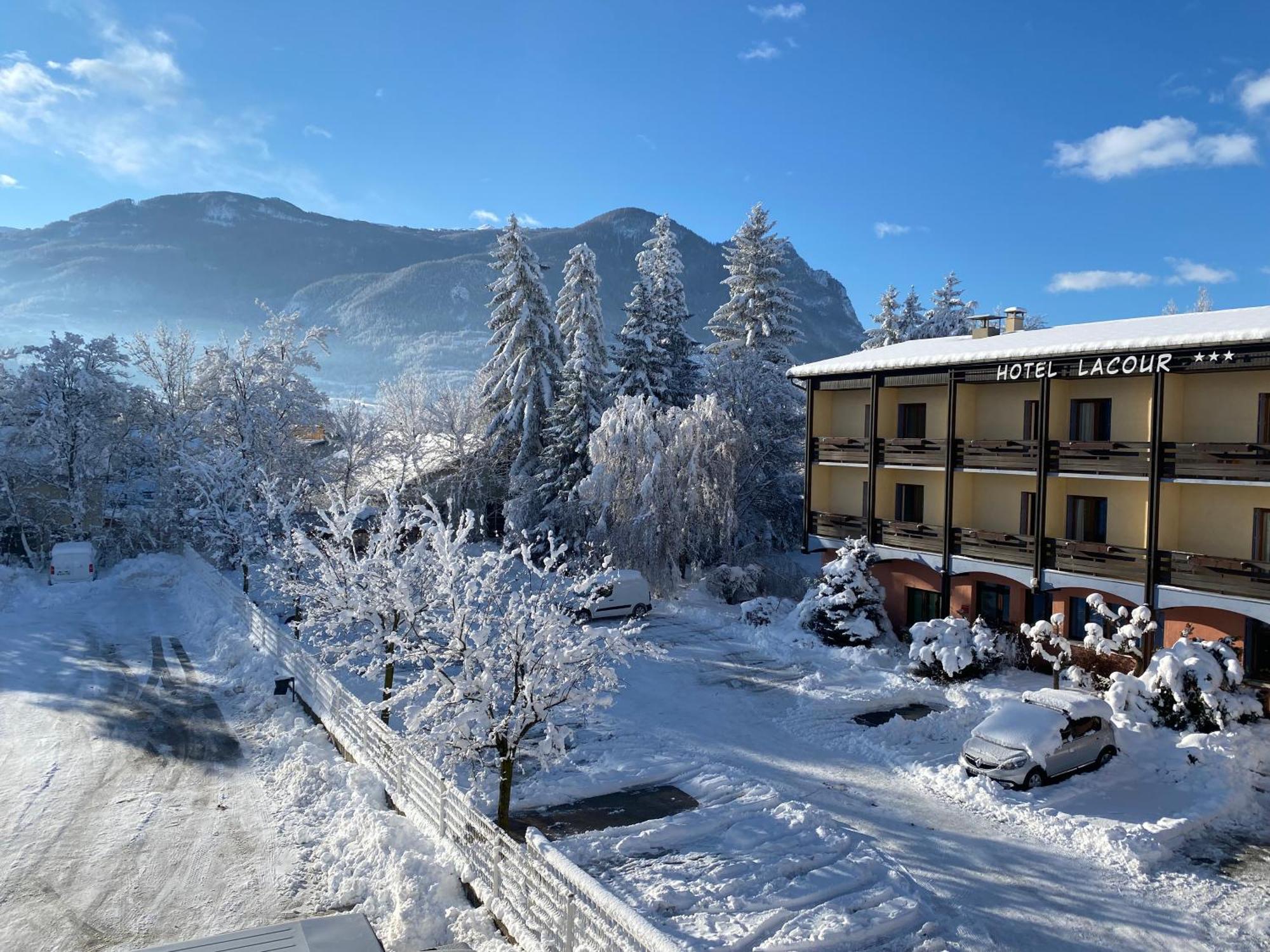 Hotel De La Gare Eygliers Zewnętrze zdjęcie